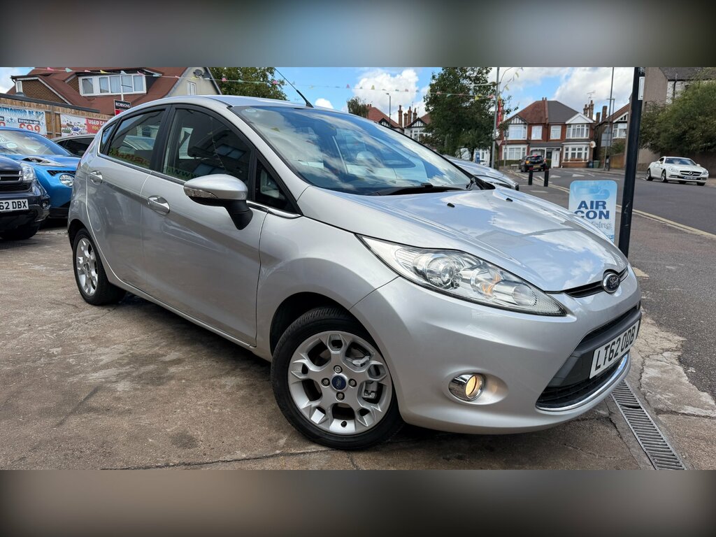 Ford Fiesta 1.4 Zetec Hatchback 154 Gkm Silver #3