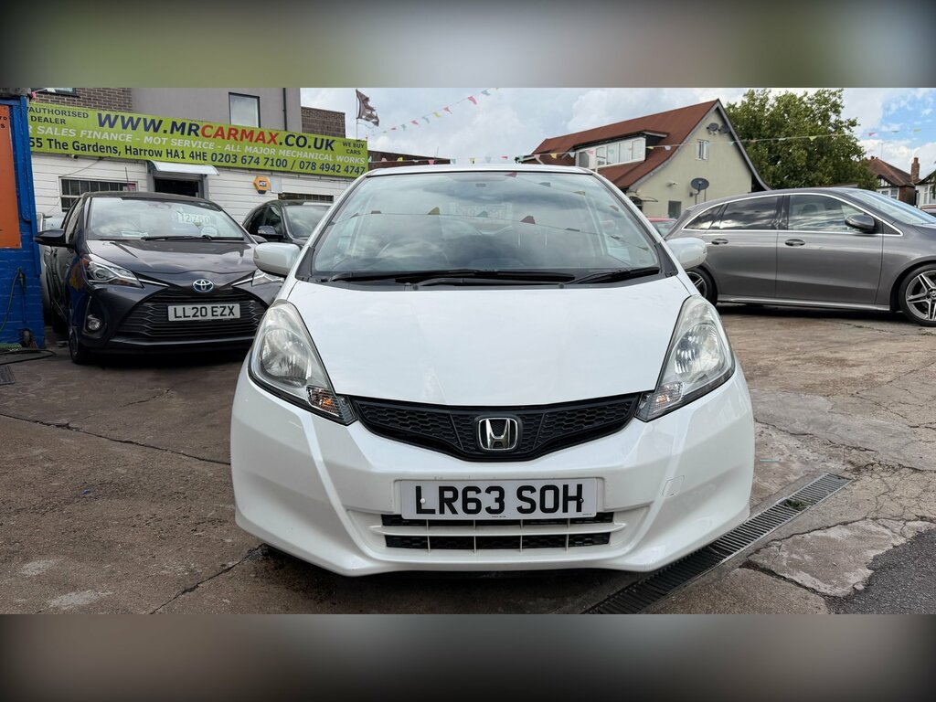 Honda Jazz 1.4 I-vtec Es Plus Hatchback Cvt Euro 5 White #2