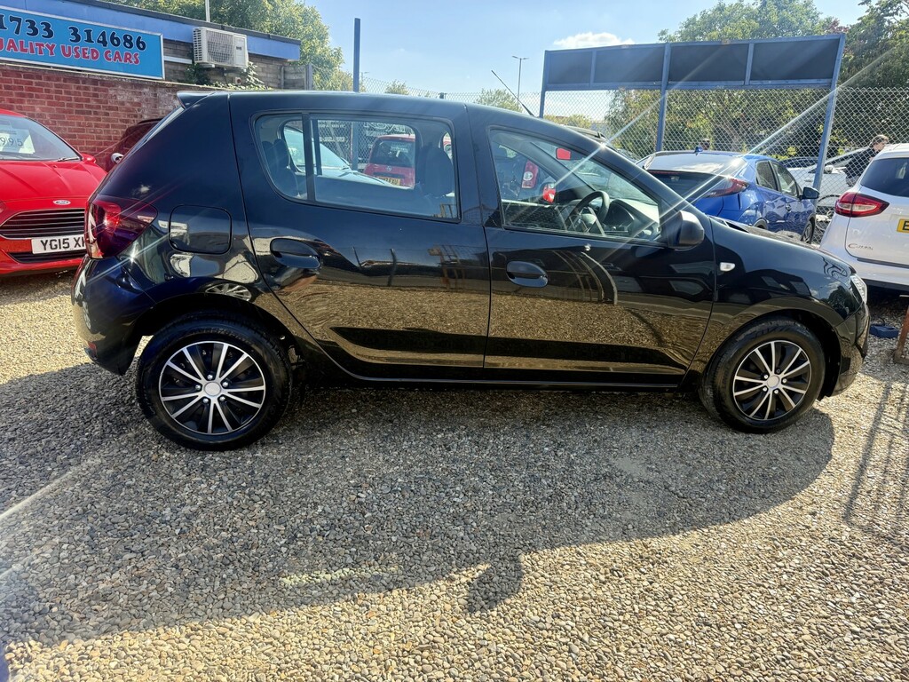 Dacia Sandero 1.2 Ambiance 1.2 16V 75 2017 PJ17FGN Black #2