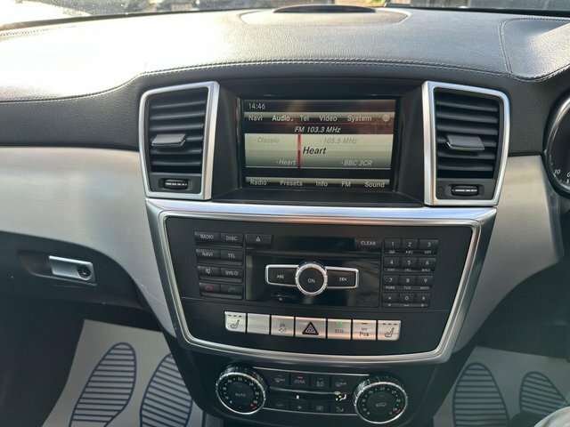 Mercedes-Benz GL Class White #55