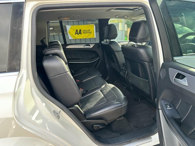 Mercedes-Benz GL Class White #35
