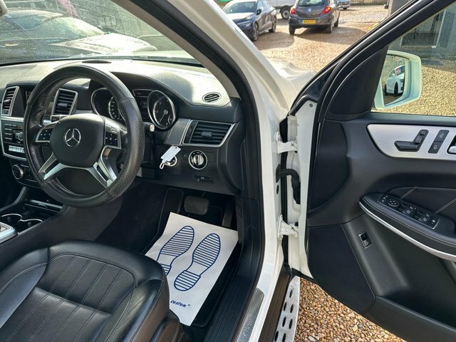 Mercedes-Benz GL Class White #31