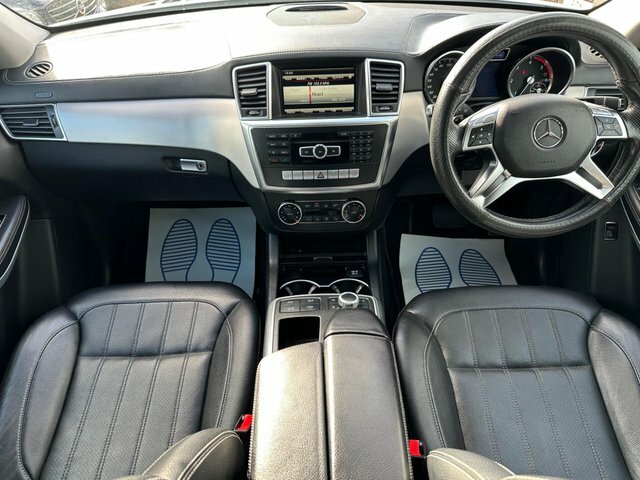 Mercedes-Benz GL Class White #30