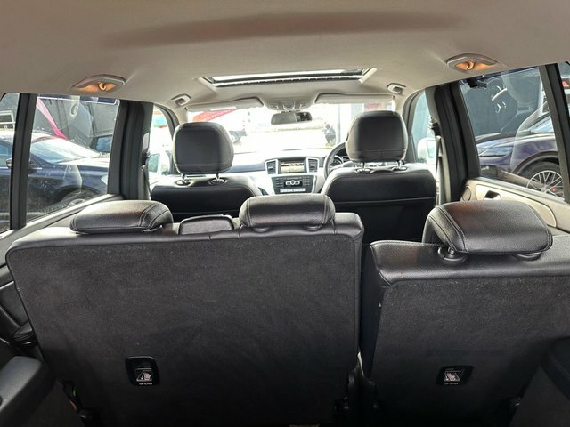 Mercedes-Benz GL Class White #38