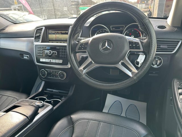 Mercedes-Benz GL Class White #60