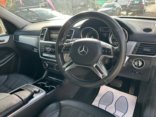 Mercedes-Benz GL Class White #26