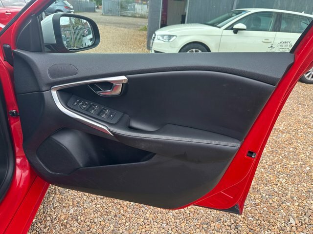Volvo V40 2.0 D4 R-design Lux Nav Euro 6 Ss  #37