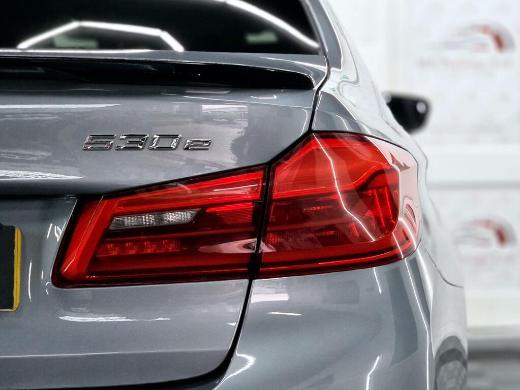 BMW 5 Series Se Blue #19