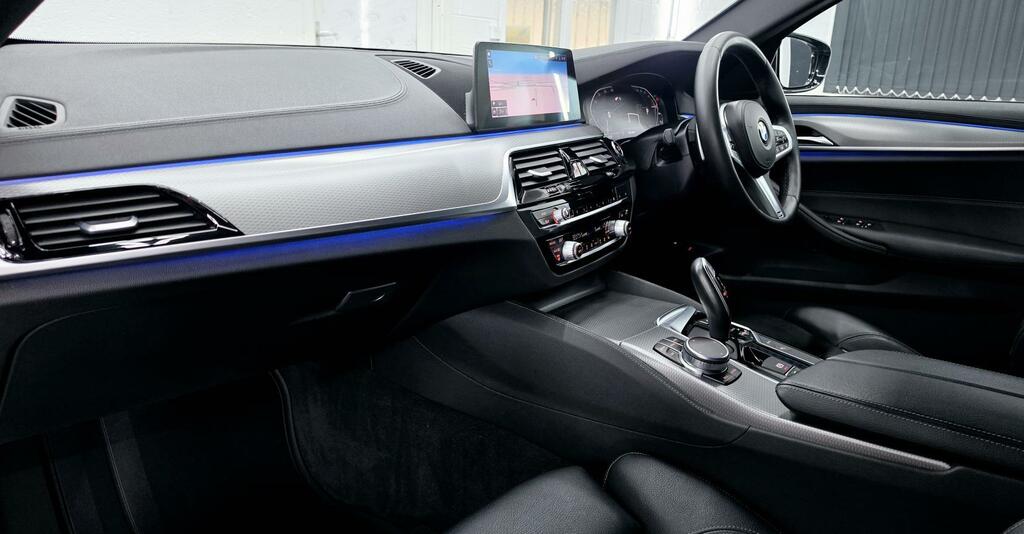 BMW 5 Series Se Blue #25