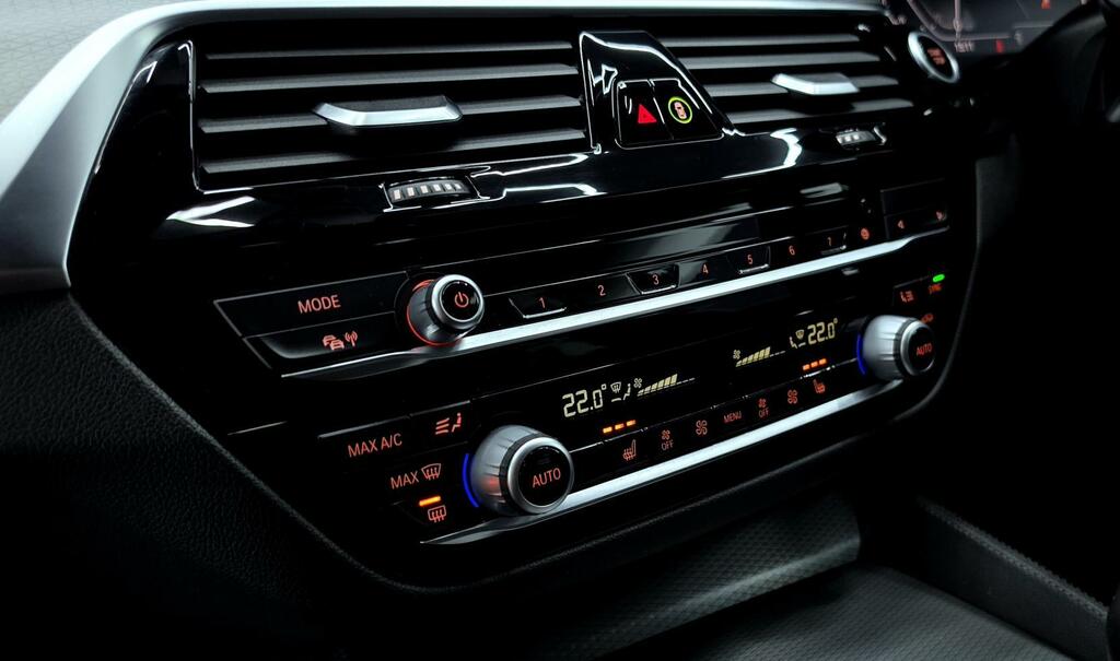 BMW 5 Series Se Blue #45