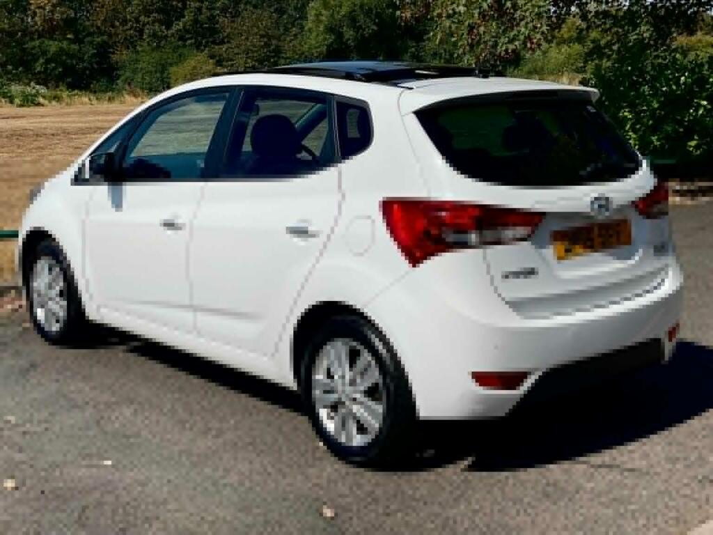 Hyundai Ix20 Hatchback 1.4 Style Euro 5 201515 White #3