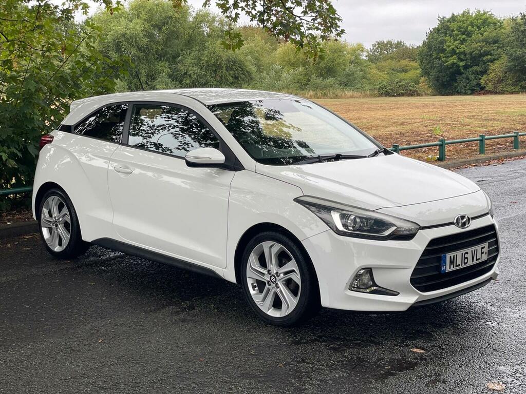 Hyundai I20 1.2 Blue Drive Sport Nav Euro 6 Ss White