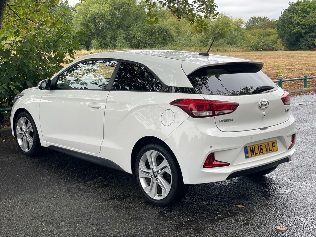 Hyundai I20 1.2 Blue Drive Sport Nav Euro 6 Ss White #4