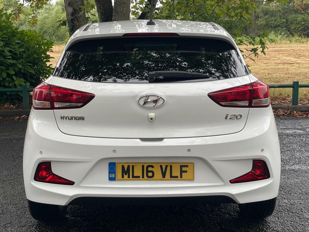 Hyundai I20 1.2 Blue Drive Sport Nav Euro 6 Ss White #5