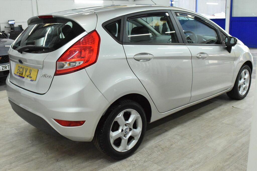 Ford Fiesta 1.25 Edge Hatchback 129 Gkm, 8 Silver #6