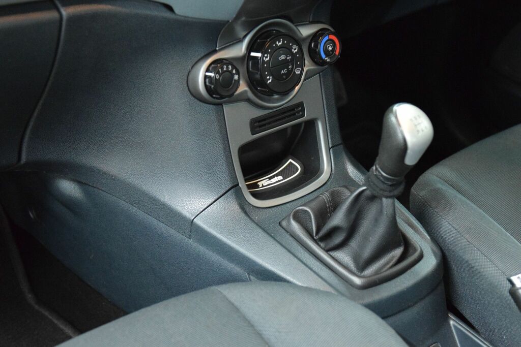 Ford Fiesta Titanium.. Main  #13
