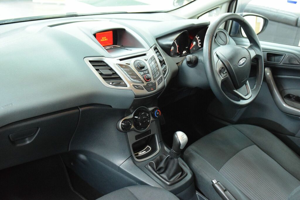 Ford Fiesta Titanium.. Main  #12