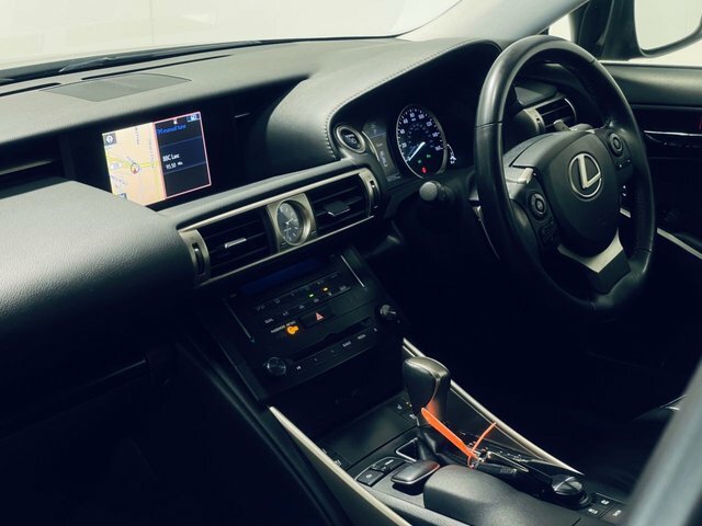 Lexus IS 300H Luxury Saloon Black #4