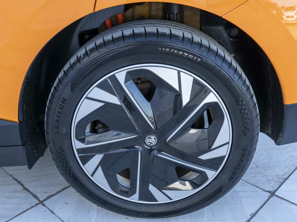 MG MG4 Hatchback Orange #9