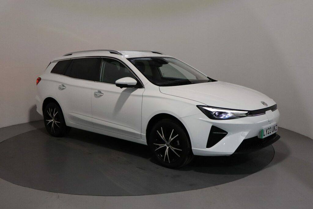 MG MG5 Trophy White