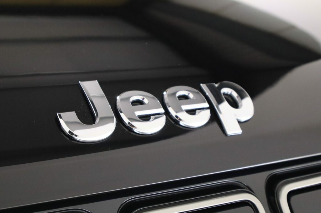 Jeep Avenger Altitude Black #9