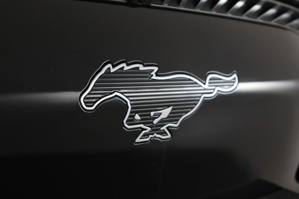 Ford Mustang Mach-E Extended Range 91Kwh Orange #9