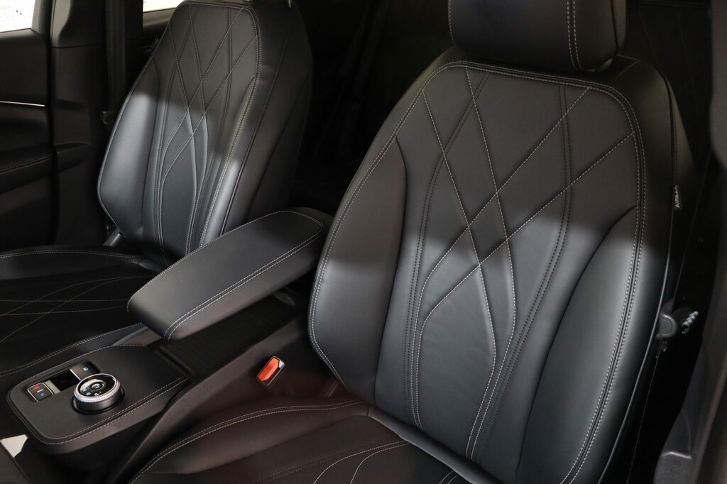 Ford Mustang Mach-E Extended Range 91Kwh Orange #22