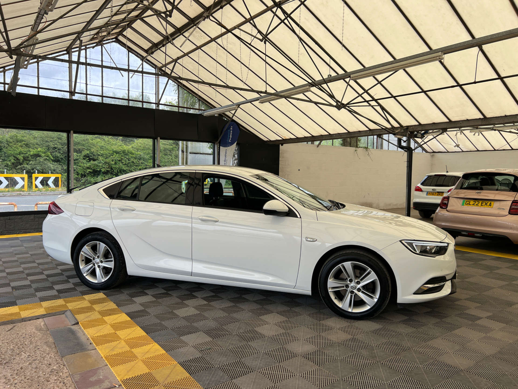 Vauxhall Insignia Hatchback White