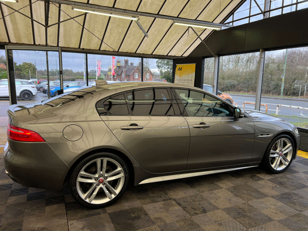 Jaguar XE Saloon OV67GJX Silver #6