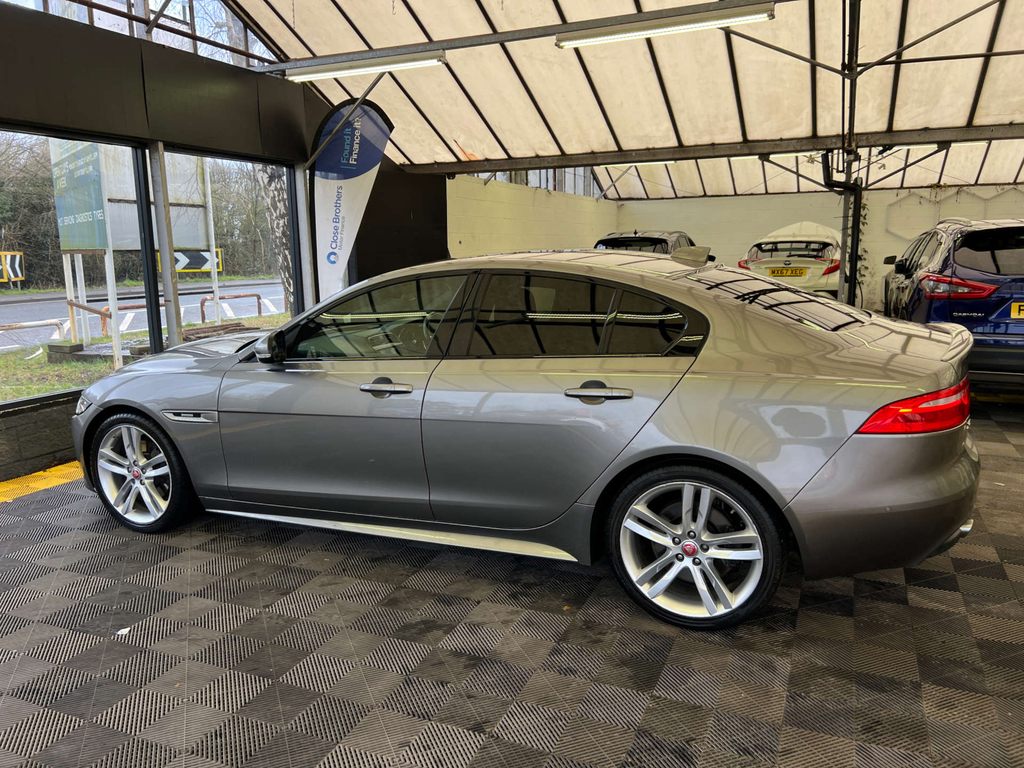 Jaguar XE Saloon OV67GJX Silver #4