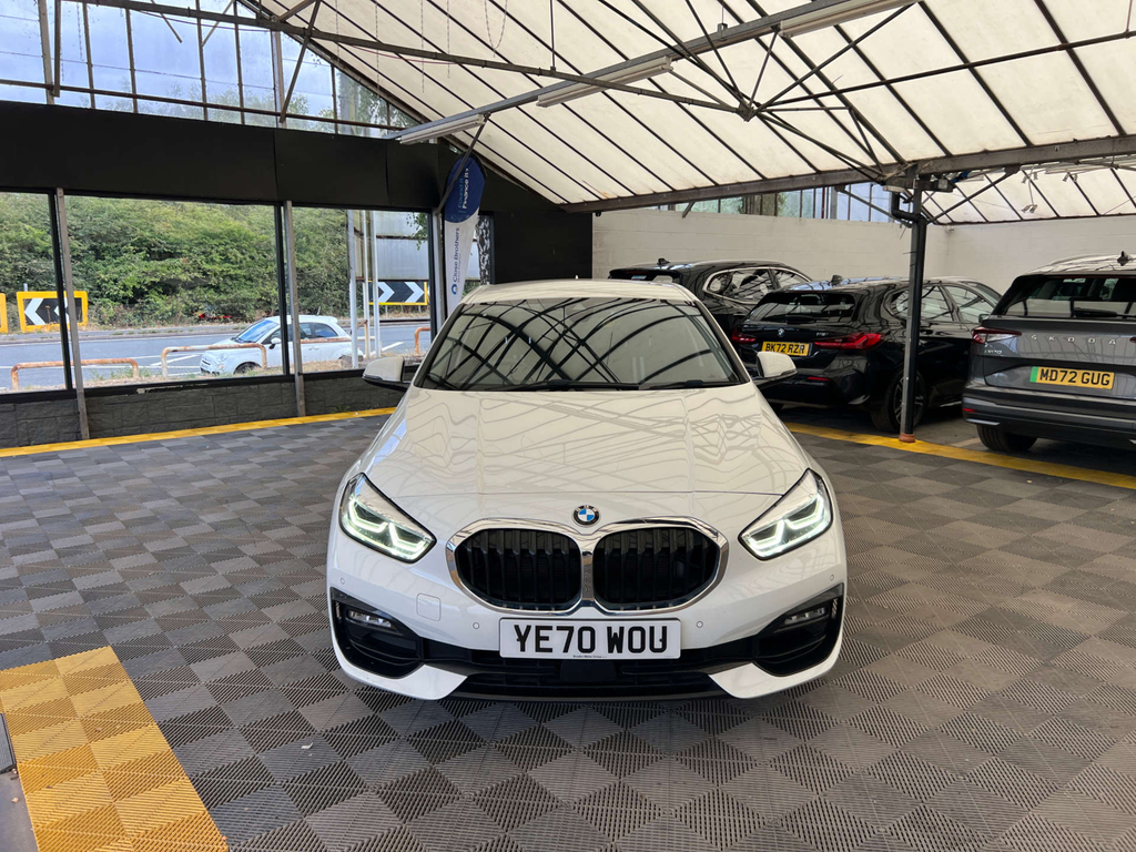 BMW 1 Series Hatchback YE70WOU White #2