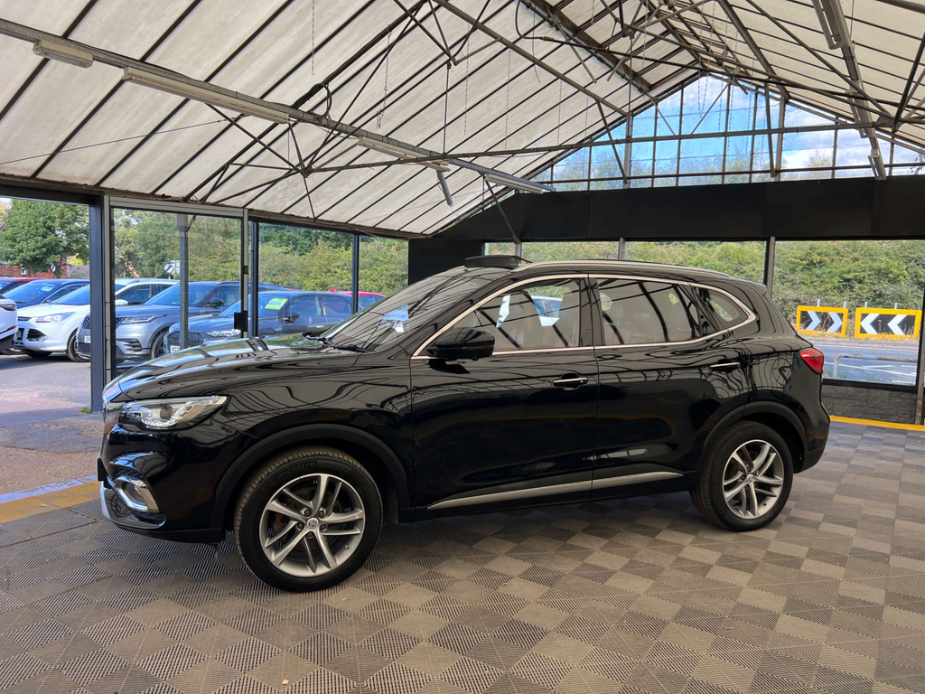 MG HS Suv MT71HFJ Black #2
