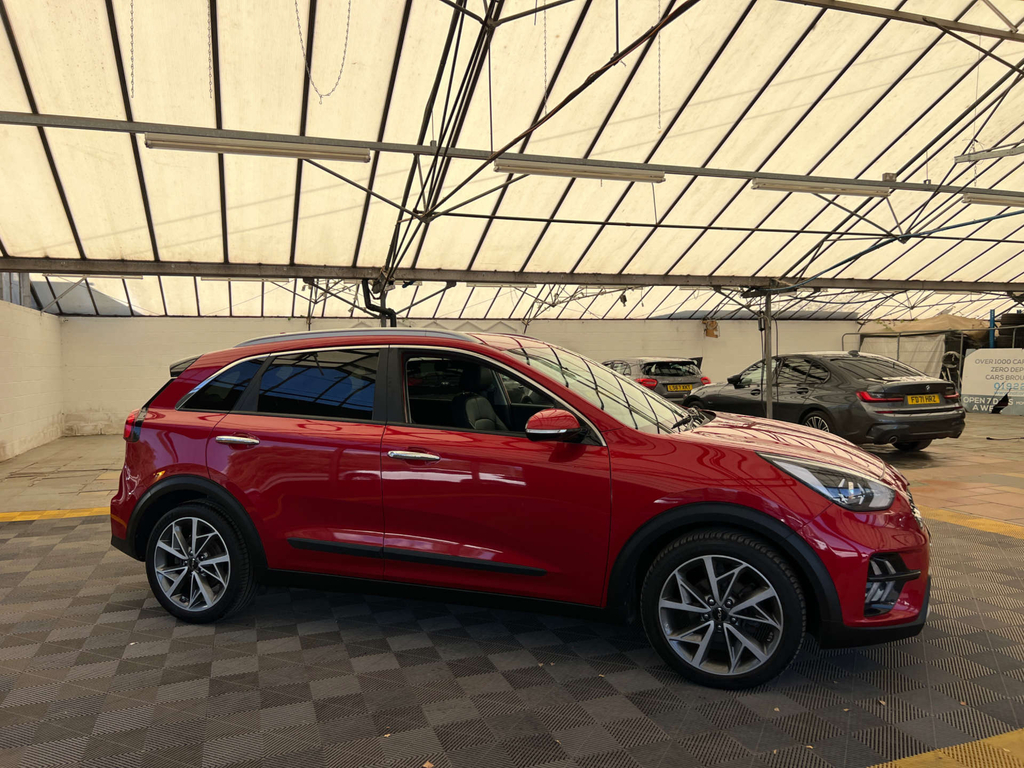 Kia Niro Suv RK71PLO Red
