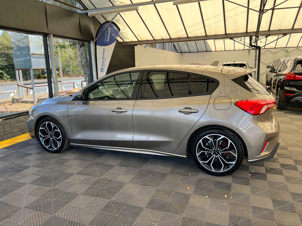 Ford Focus Hatchback CA19UVN Silver #4