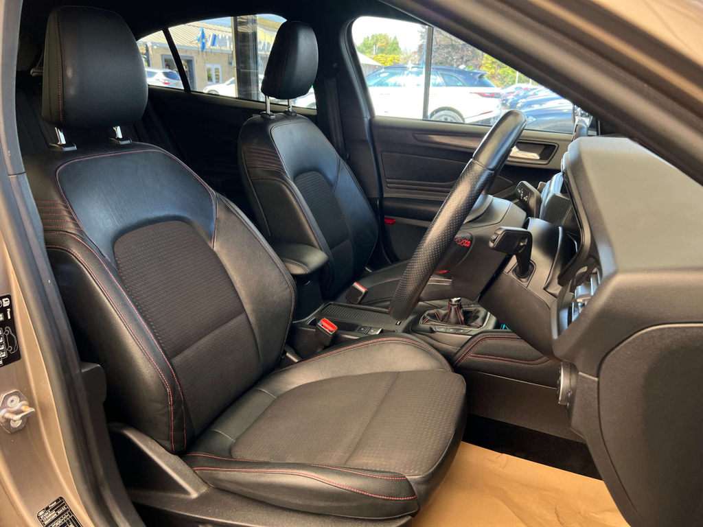 Ford Focus Hatchback CA19UVN Silver #6