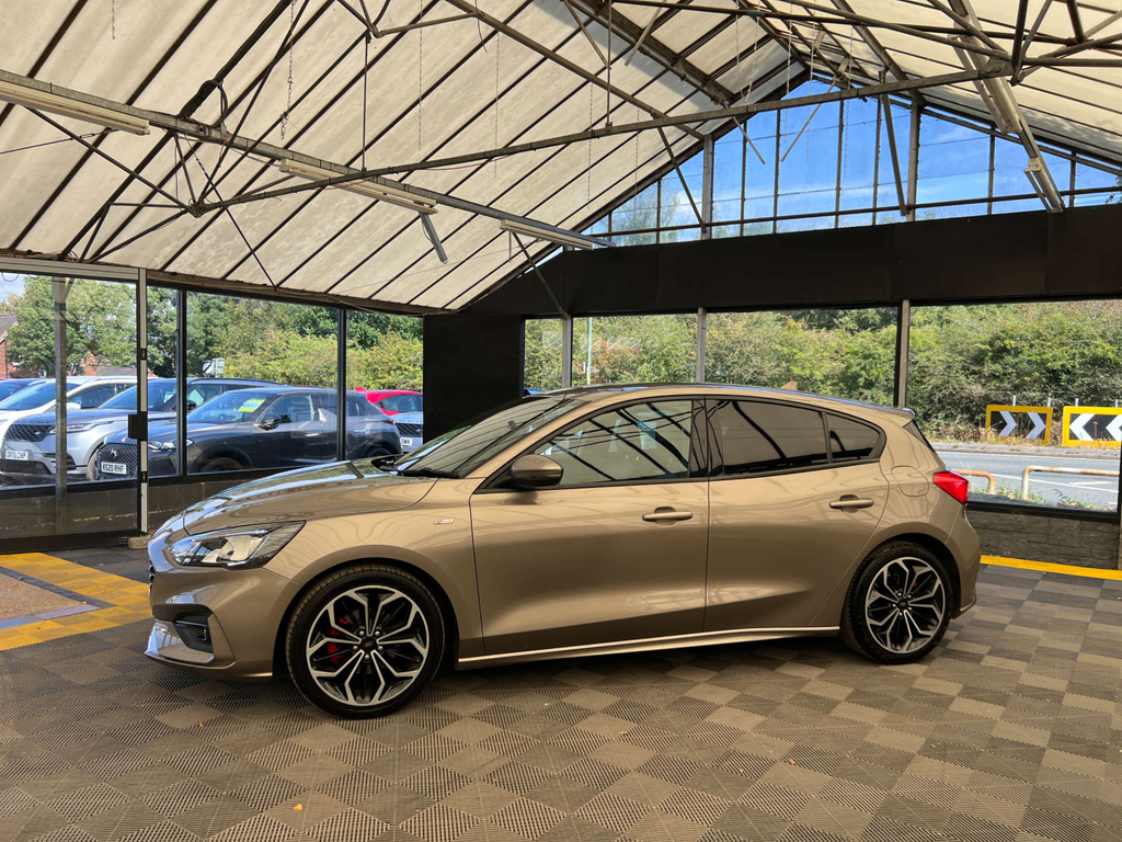 Ford Focus Hatchback CA19UVN Silver #3