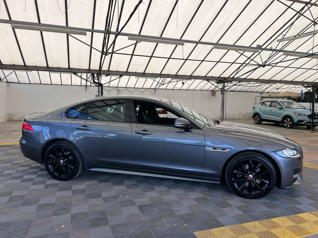 Jaguar XF Xf R-sport D Grey