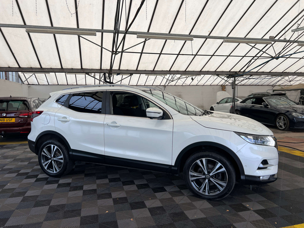 Nissan Qashqai Qashqai N-connecta Dci White