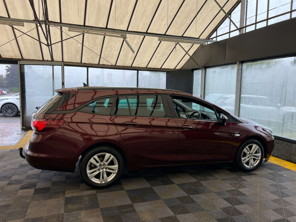 Vauxhall Astra Estate FN18USF Red #6