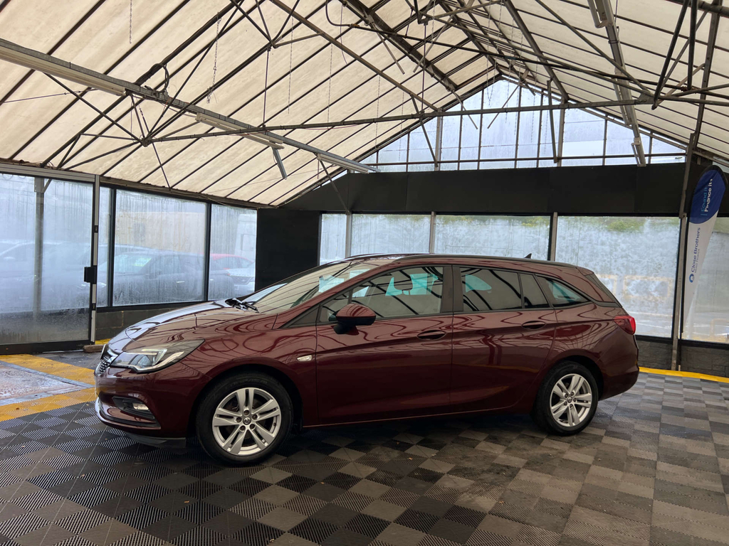 Vauxhall Astra Estate FN18USF Red #3