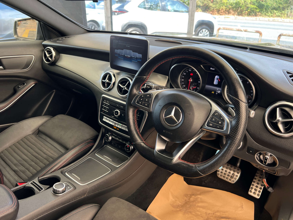 Mercedes-Benz GLA Class Suv KT69OMS Grey #4