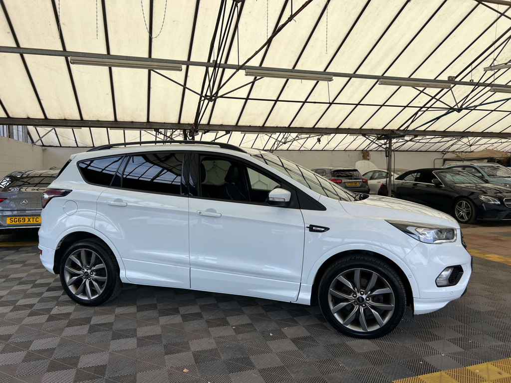 Ford Kuga Suv CA69PCX White