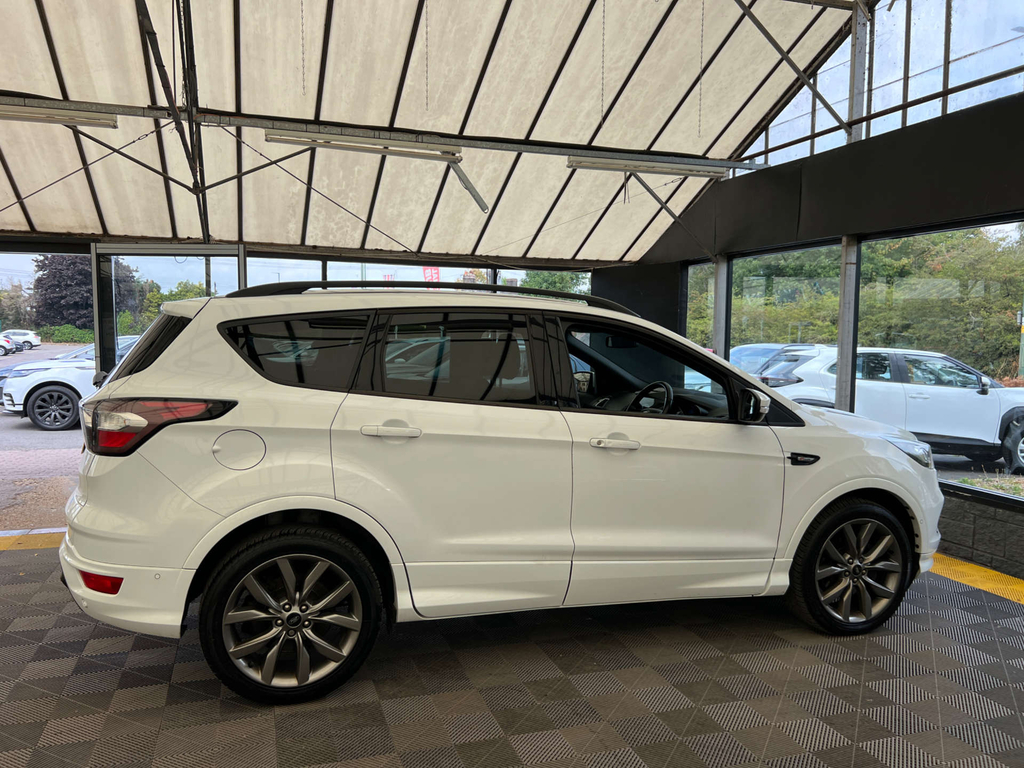 Ford Kuga Suv CA69PCX White #5