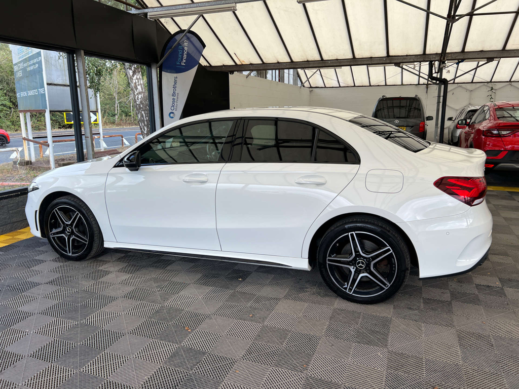 Mercedes-Benz A Class 1.3 A 180 Amg Line Executive 135 Bhp Black #4