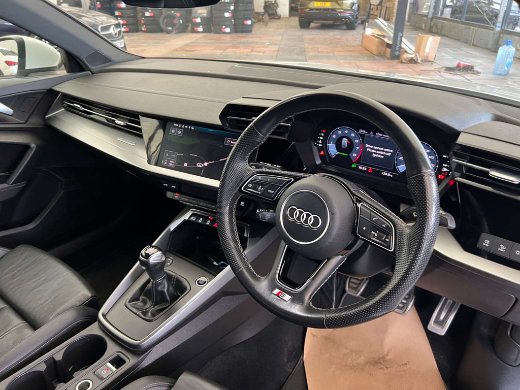 Audi A3 Technik Black #7