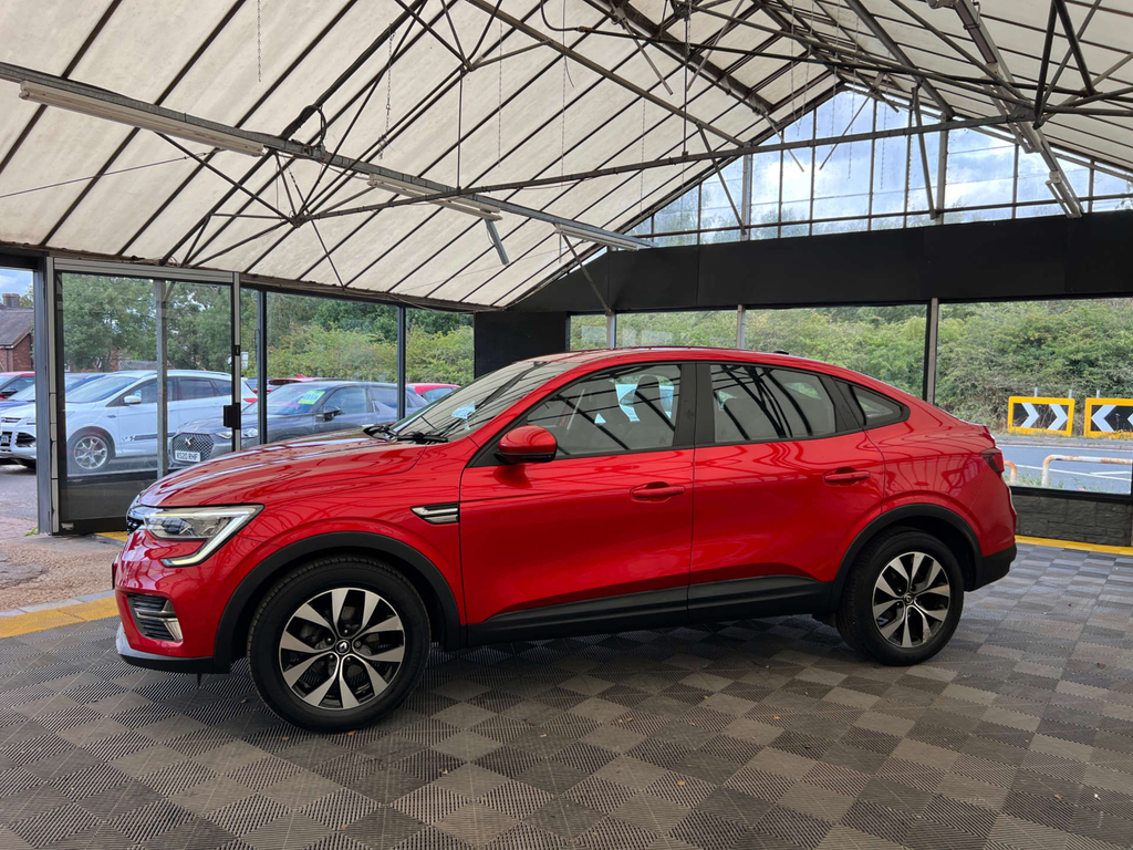 Renault Arkana Suv Red #3