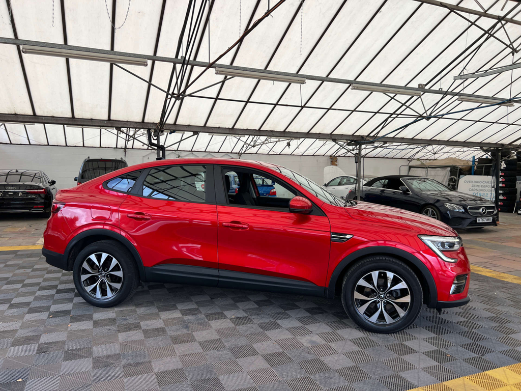 Renault Arkana Suv Red