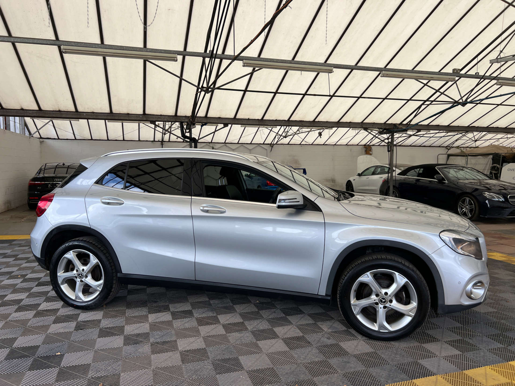 Mercedes-Benz GLA Class Suv Silver