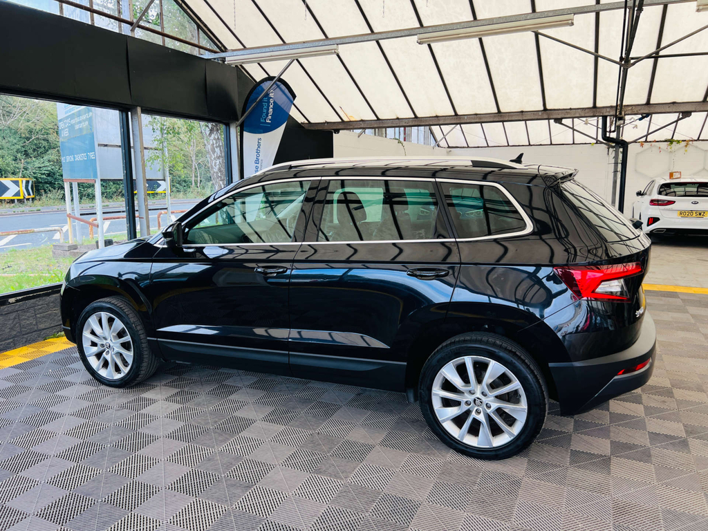 Skoda Karoq Suv Black #5