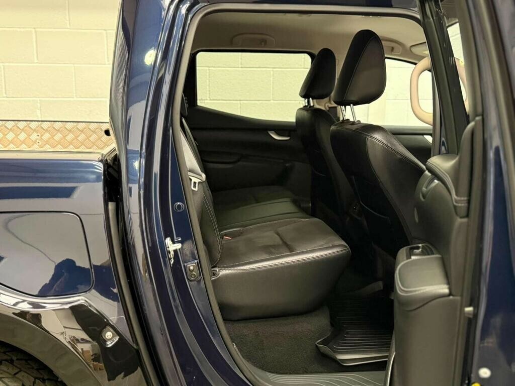 Mercedes-Benz X Class Black #10